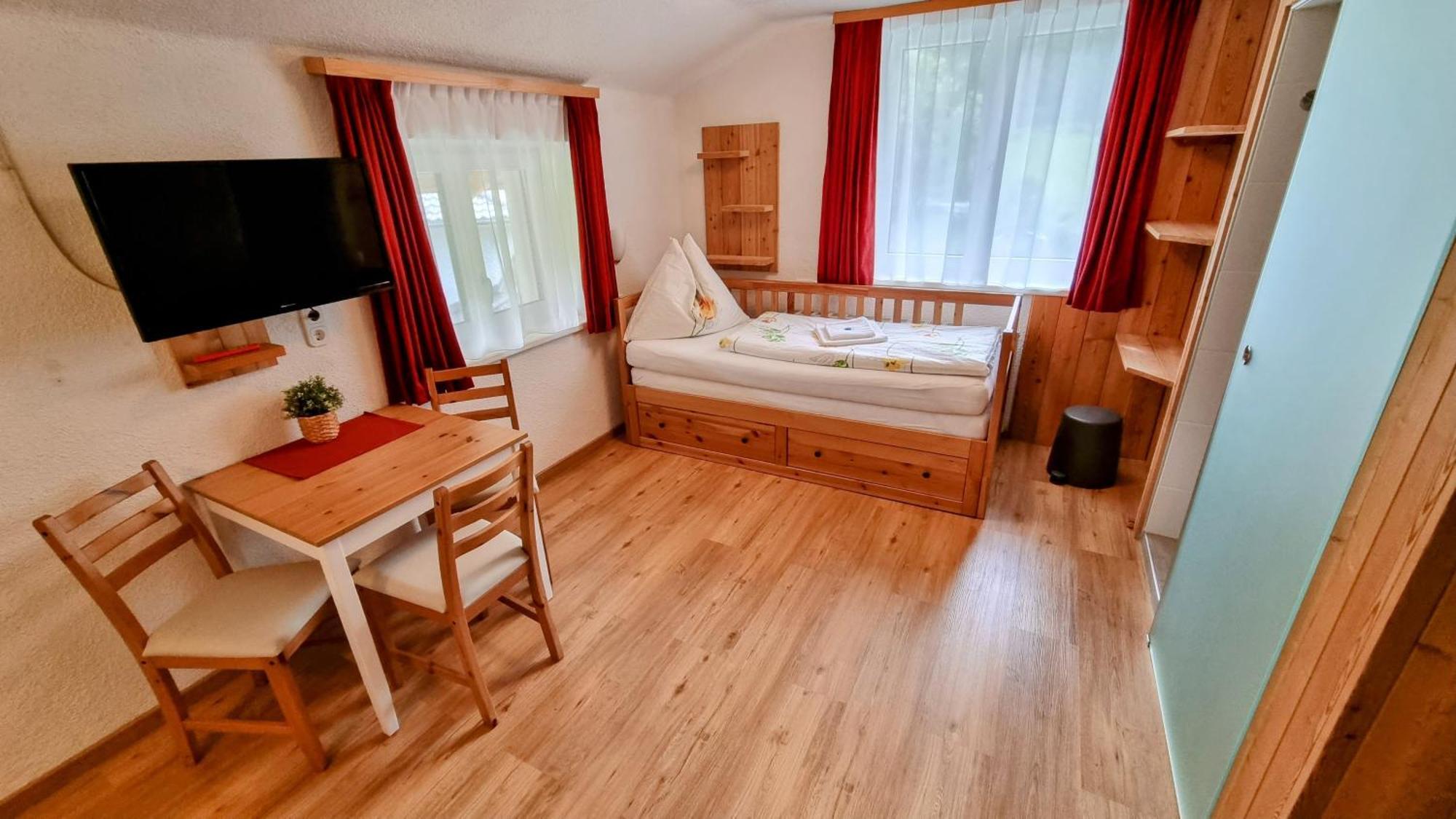 Gaestehaus Landhaus Tyrol Gries im Sellrain Buitenkant foto