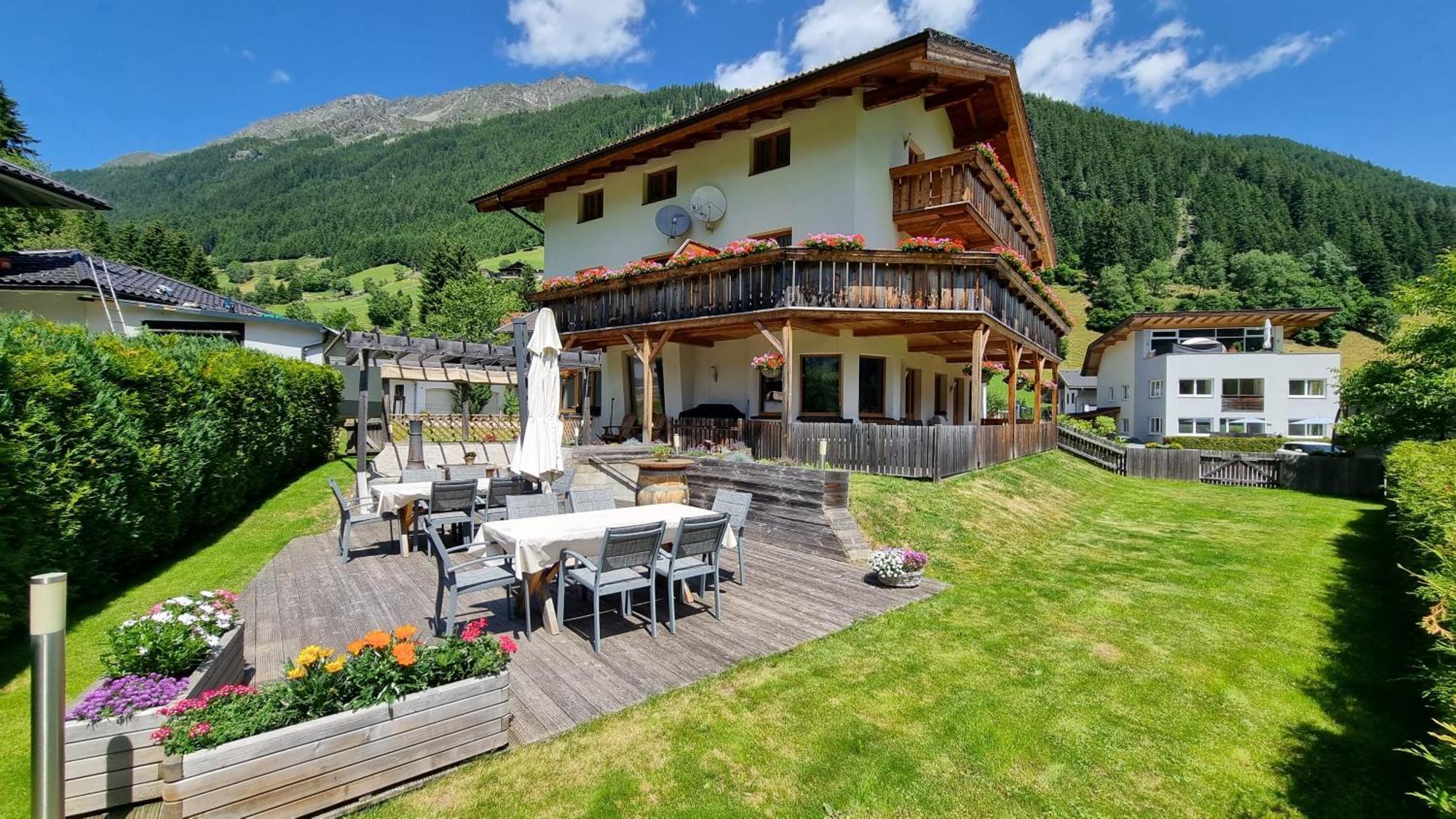 Gaestehaus Landhaus Tyrol Gries im Sellrain Buitenkant foto