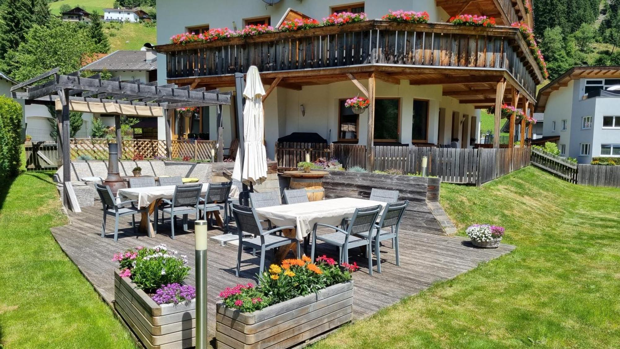 Gaestehaus Landhaus Tyrol Gries im Sellrain Buitenkant foto